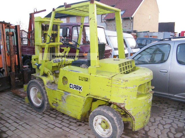 1990 Clark  Y70 PD Forklift truck Front-mounted forklift truck photo