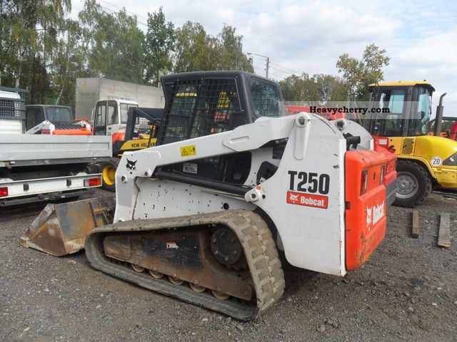 2008 Bobcat  T250 T 250 Construction machine Dozer photo