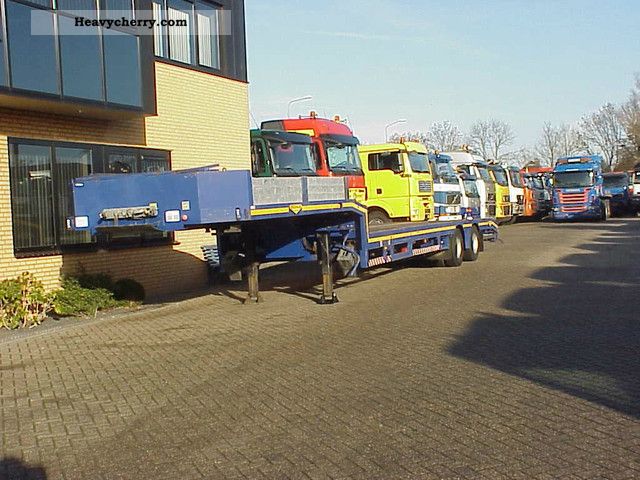 2003 Broshuis  2 AXLE SEMI, S 2X 2X extendable AVAILABLE Semi-trailer Low loader photo