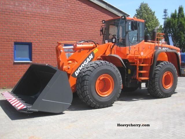 2011 Doosan  DL 420 new machines Construction machine Wheeled loader photo