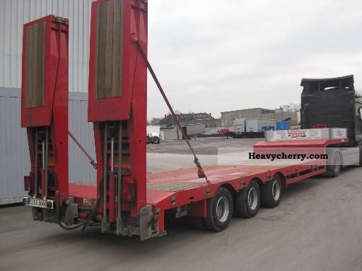 2010 ES-GE  3-axle semi-trailers Semi-trailer Low loader photo