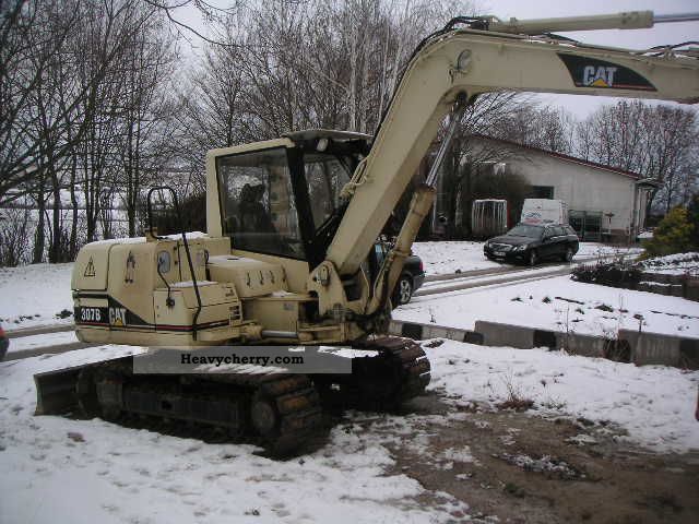 1999 CAT  307 B Construction machine Mini/Kompact-digger photo