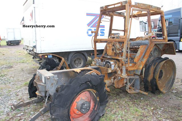 1990 Fendt  380 / 2S 4x4 tractor Agricultural vehicle Tractor photo