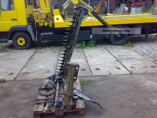 2011 Fortschritt  RS 09 / Gt124 Agricultural vehicle Reaper photo