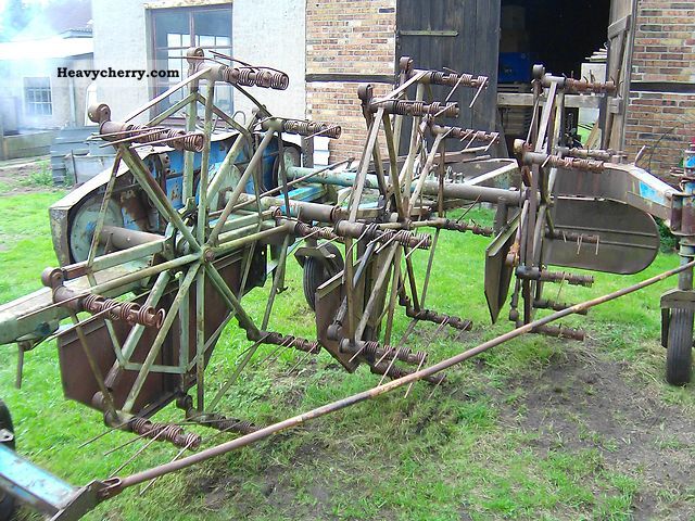 1968 Fortschritt  E 247 Agricultural vehicle Haymaking equipment photo