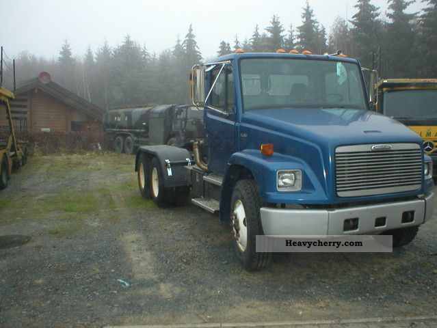 2002 Freightliner  FL 80 6x4 tractor engine Mercedes-Benz Semi-trailer truck Standard tractor/trailer unit photo