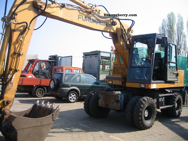 1992 Furukawa  625 E Construction machine Mobile digger photo