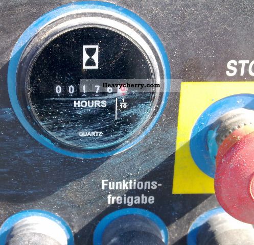 Genie 2668 2002 Working platform Construction Equipment Photo and Specs