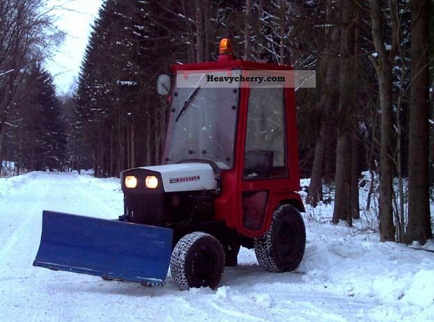 2011 Gutbrod  Diesel 4x4 all-wheel winter snow shield Bri Agricultural vehicle Farmyard tractor photo