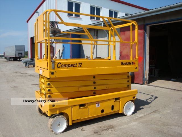 2011 Haulotte  Compact 12 Construction machine Working platform photo