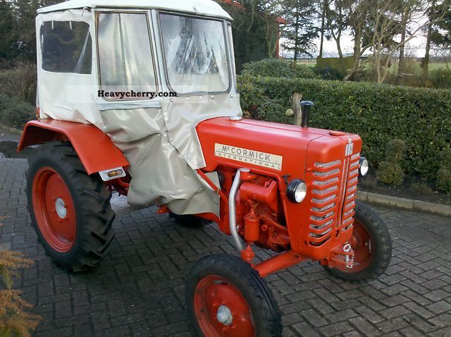 1959 IHC  D-215 Agricultural vehicle Tractor photo