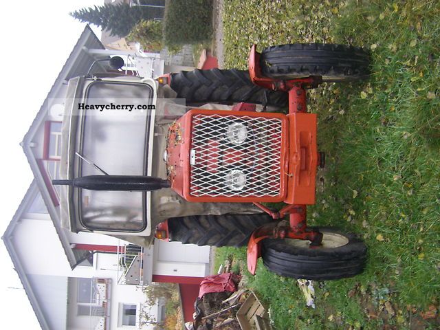 1970 IHC  423 Agricultural vehicle Farmyard tractor photo