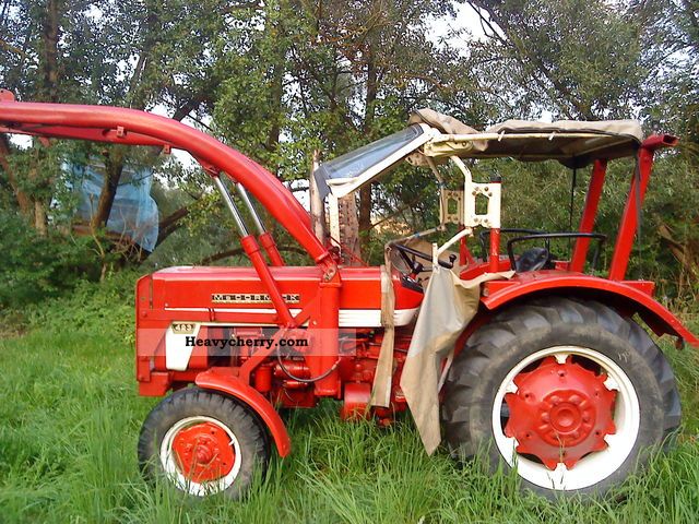 1967 IHC  423 Agricultural vehicle Tractor photo