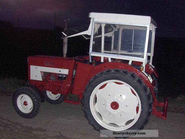 1977 IHC  433 Agricultural vehicle Tractor photo
