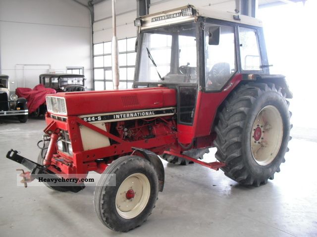 1978 IHC  844 S Front hydraulic cab 6379 hours Agricultural vehicle Tractor photo