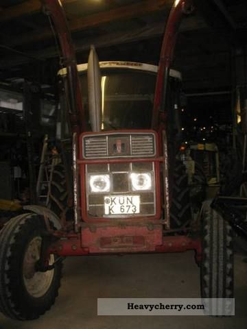 1984 IHC  433 Agricultural vehicle Tractor photo