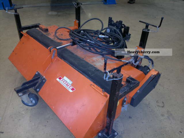 2011 Iseki  Broom Agricultural vehicle Harrowing equipment photo