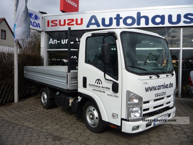 2011 Isuzu  N series: 3.5 t truck Van or truck up to 7.5t Stake body photo