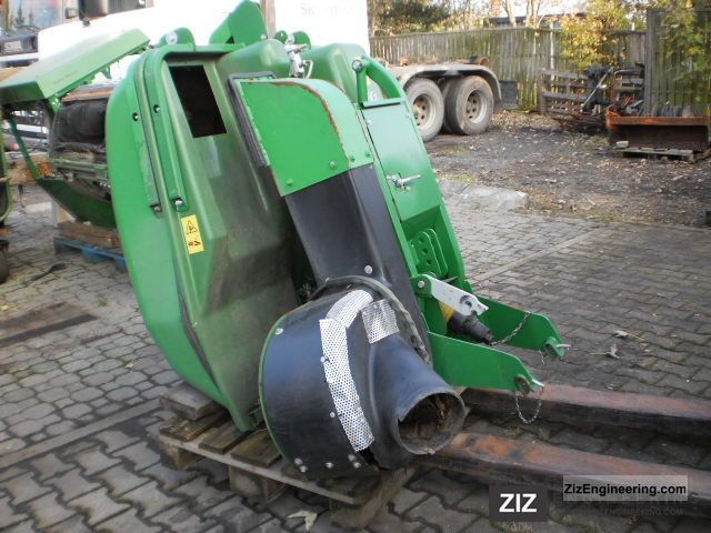 2004 John Deere  Leaf vacuum / blower Agricultural vehicle Other substructures photo