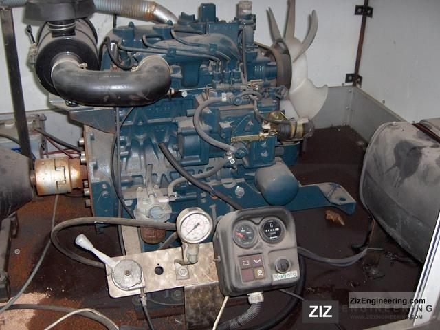 2011 Kubota  D1703 Agricultural vehicle Tractor photo