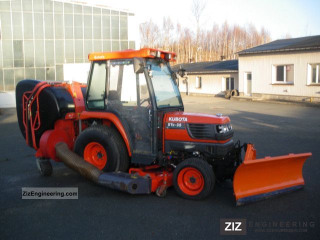 2004 Kubota  STa 35 Agricultural vehicle Tractor photo