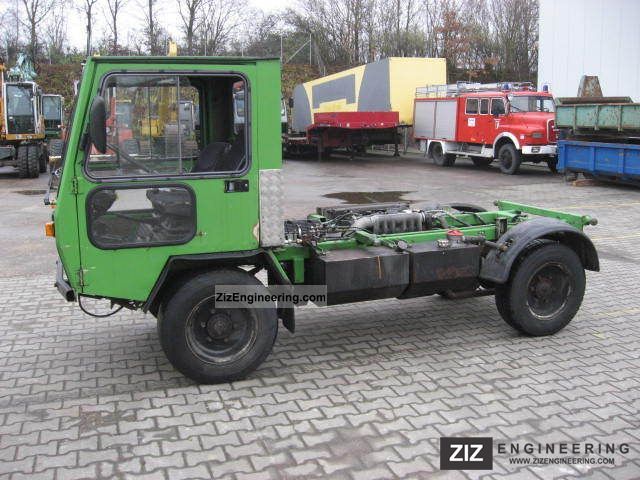 1989 Ladog  A28D6B Multicar 4x4x4 chassis Van or truck up to 7.5t Chassis photo