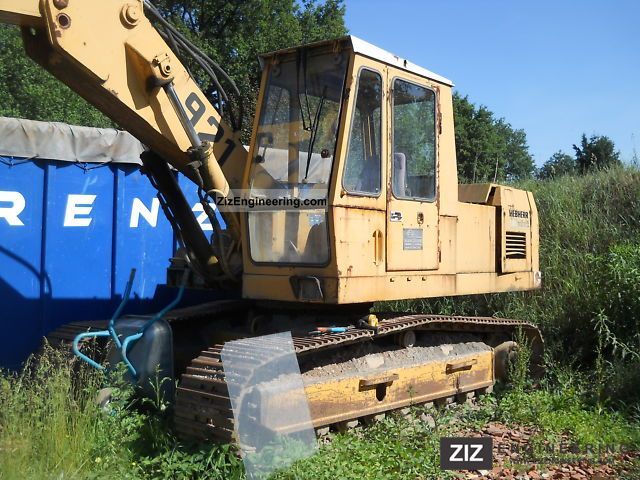 1986 Liebherr  921 Construction machine Caterpillar digger photo