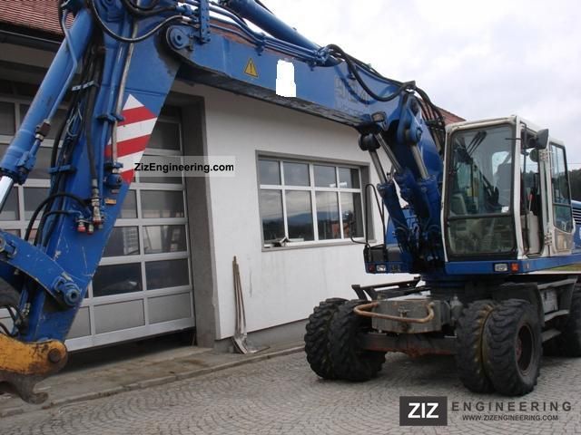2000 Liebherr  A 924 Litronic Construction machine Mobile digger photo