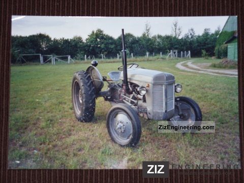 1950 Massey Ferguson  TEA 20 Agricultural vehicle Tractor photo