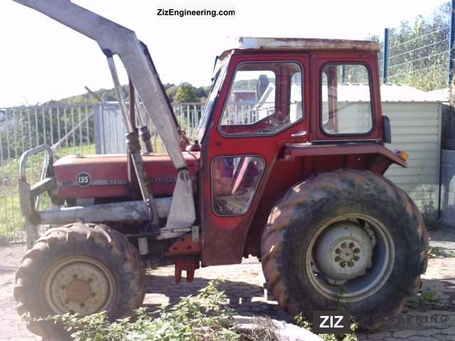 2011 Massey Ferguson  135 wheel Agricultural vehicle Tractor photo