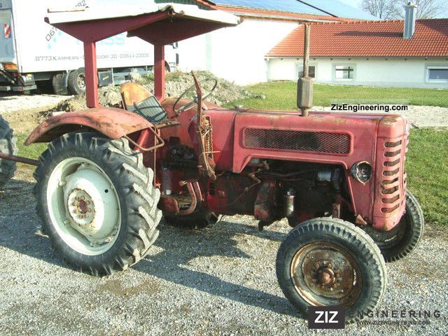 1966 McCormick  B 275 Agricultural vehicle Tractor photo