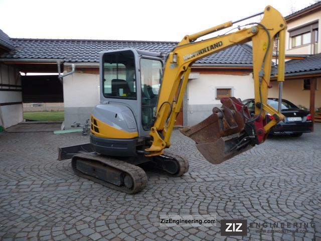 2007 New Holland  Mini excavators Excavators 30.2SR Construction machine Caterpillar digger photo