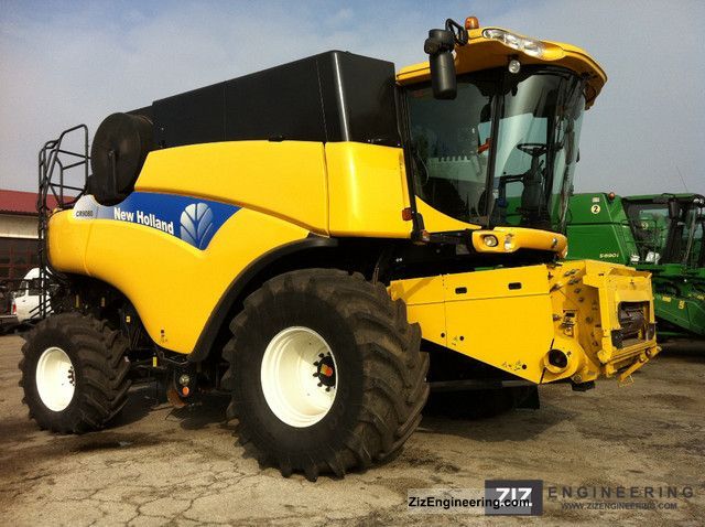 2011 New Holland  CR9080 276Std.! 9.15 Cutting Agricultural vehicle Combine harvester photo