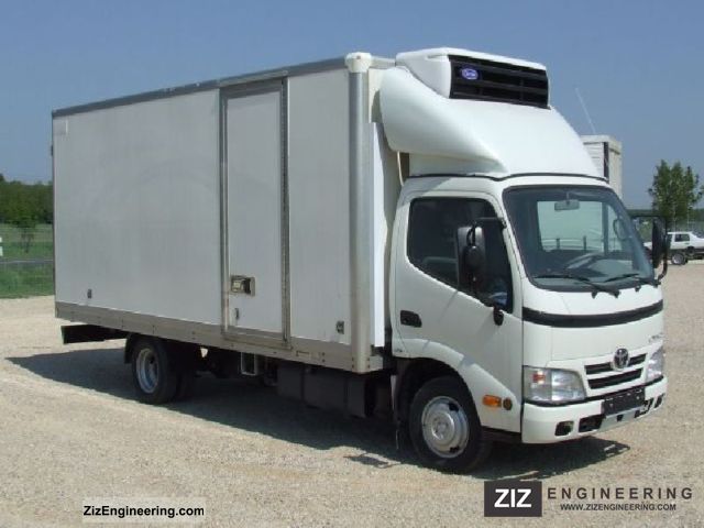 2011 Toyota  Dyna 150, 136 PS, 3.0 TDI with refrigerator, EURO5 Van or truck up to 7.5t Refrigerator body photo