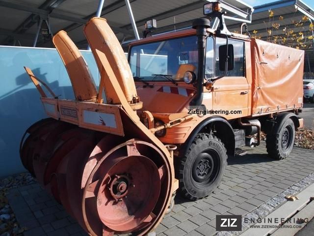 1990 Unimog  U650 with snow blower Agricultural vehicle Loader wagon photo