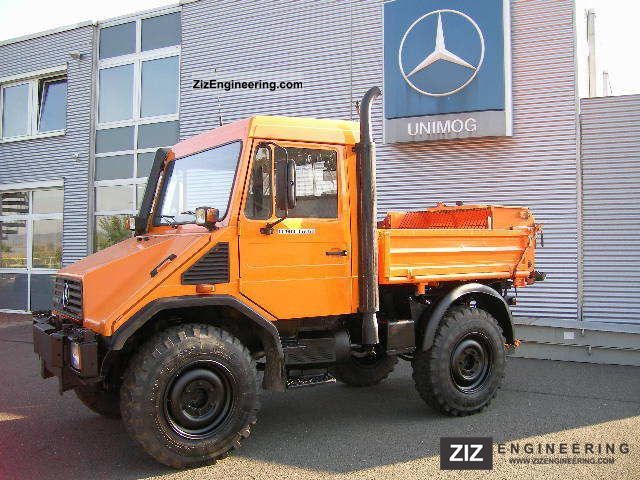 1997 Unimog  U 90 T with spreader Van or truck up to 7.5t Three-sided Tipper photo