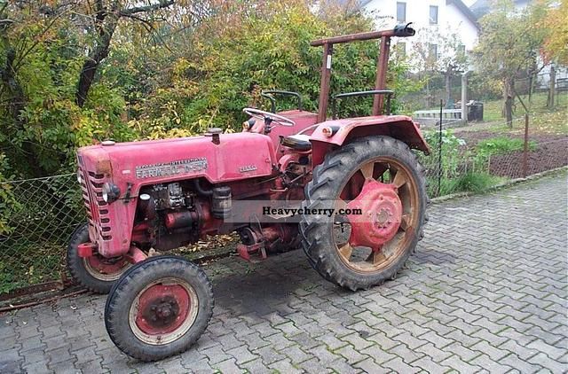 1958 IHC  d 324 Agricultural vehicle Tractor photo