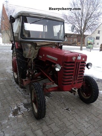 1965 McCormick  D 326 Agricultural vehicle Tractor photo