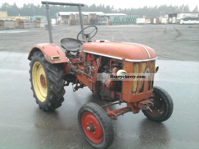 2011 Hanomag  R 217 S Hydraulic Agricultural vehicle Tractor photo
