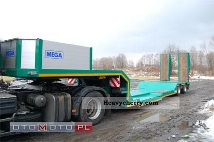 2011 MEGA  MNN Semi-trailer Low loader photo
