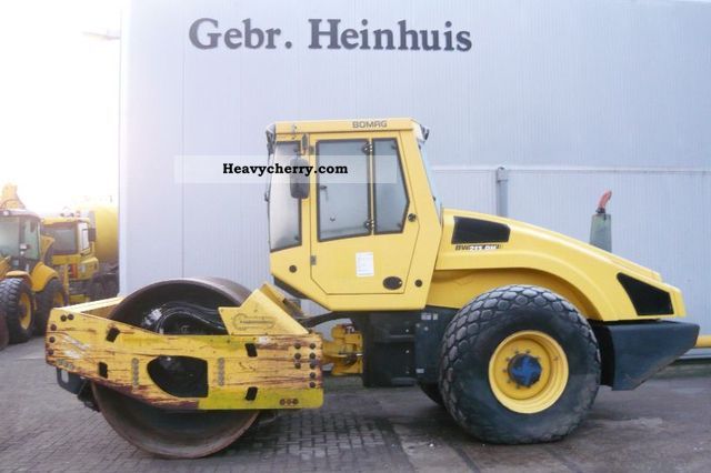 2005 BOMAG  BW 213 DH-4 VARIOcontrol Construction machine Rollers photo