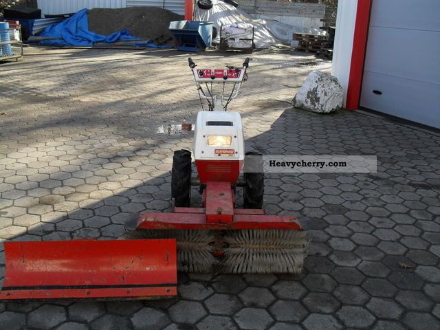 2011 Gutbrod  G 650 Agricultural vehicle Tractor photo