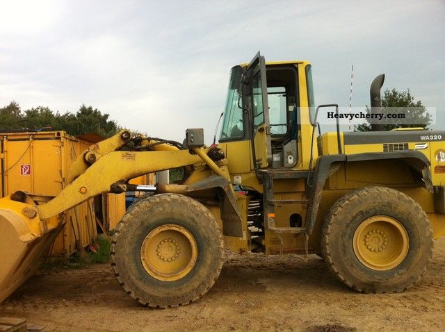 1996 Komatsu  WA 320-3 Construction machine Wheeled loader photo