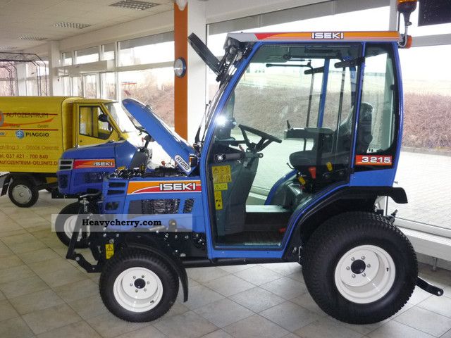 2011 Iseki  TM 3215 AHLK hydrostatic Agricultural vehicle Tractor photo