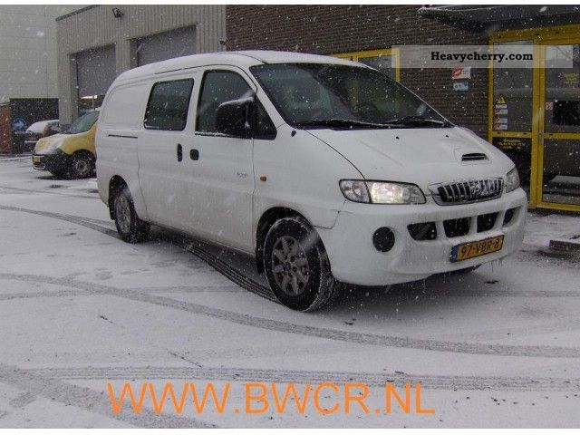 2006 Hyundai  H 200 2.5 TCI DC Van or truck up to 7.5t Box-type delivery van photo