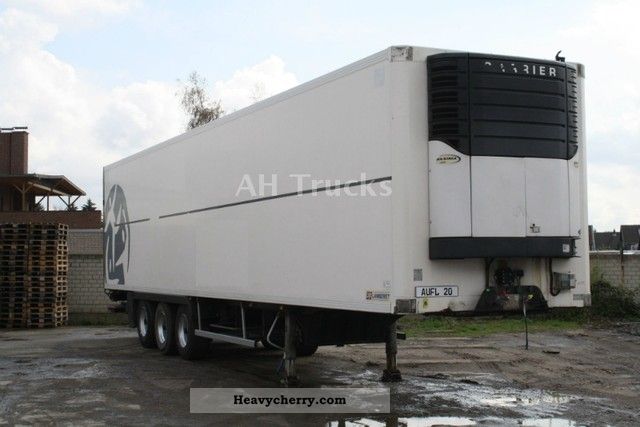 2003 Lamberet  Carrier Maxima 1200 diesel / power liftgate Semi-trailer Deep-freeze transporter photo