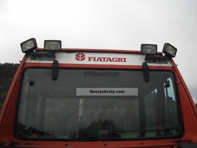 2011 Fiat  130-90 Turbo DT Agricultural vehicle Farmyard tractor photo