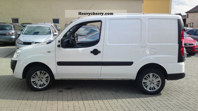 2009 Fiat  Doblo 1.9 JTD SX Van or truck up to 7.5t Box-type delivery van photo