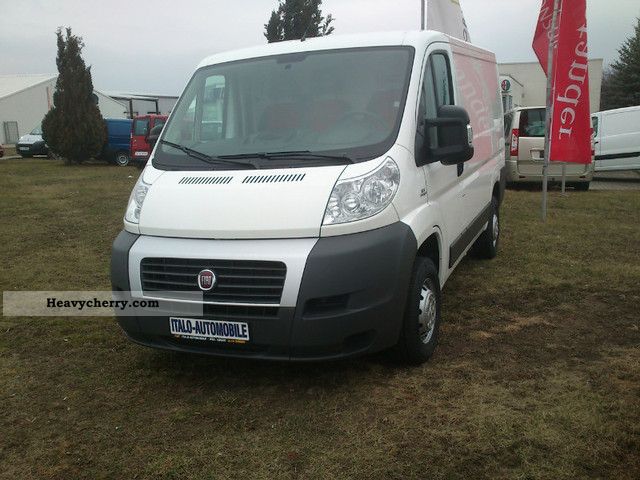 2011 Fiat  Bravo Van or truck up to 7.5t Box-type delivery van photo