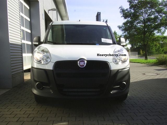 2011 Fiat  Doblò 1.3 MultiJet van base Van or truck up to 7.5t Box-type delivery van photo